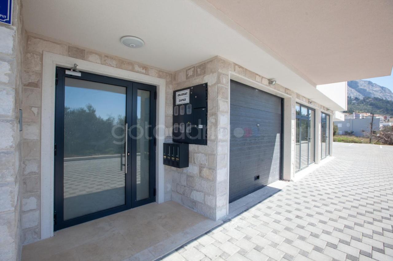 Luxury Apartment Sofia -Free Beach Parking Makarska Exterior photo